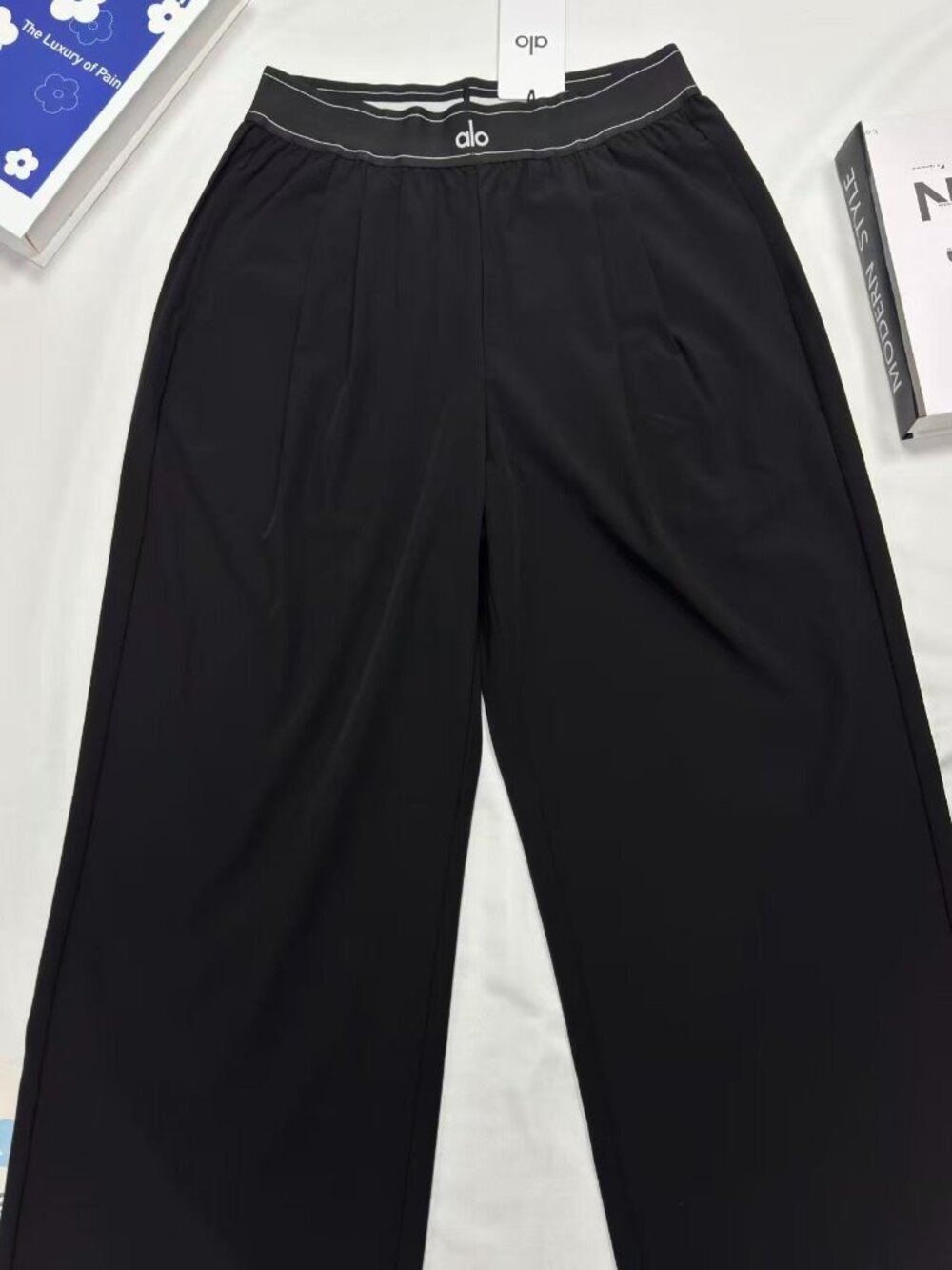 Alo Yoga Suit Up Trouser Size M，Womens Black Pants Alo Pants Brand New